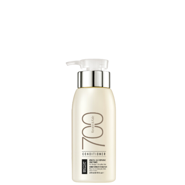 Кондиционер для сильно поврежденных и жестких волос BIOTOP 700 Keratin Impact Conditioner «Кератин», 250 мл